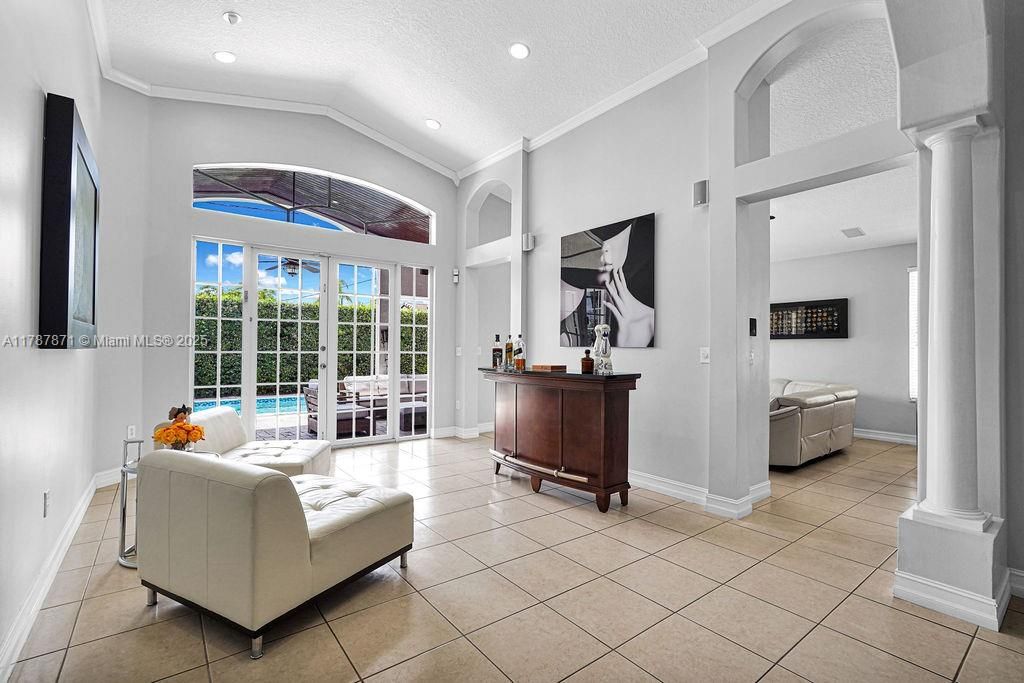 Recently Sold: $1,299,000 (4 beds, 3 baths, 2307 Square Feet)