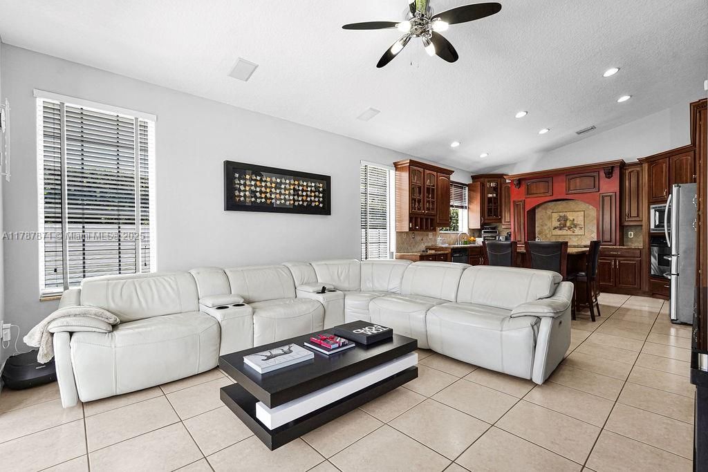 Recently Sold: $1,299,000 (4 beds, 3 baths, 2307 Square Feet)