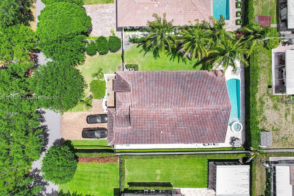 Recently Sold: $1,299,000 (4 beds, 3 baths, 2307 Square Feet)