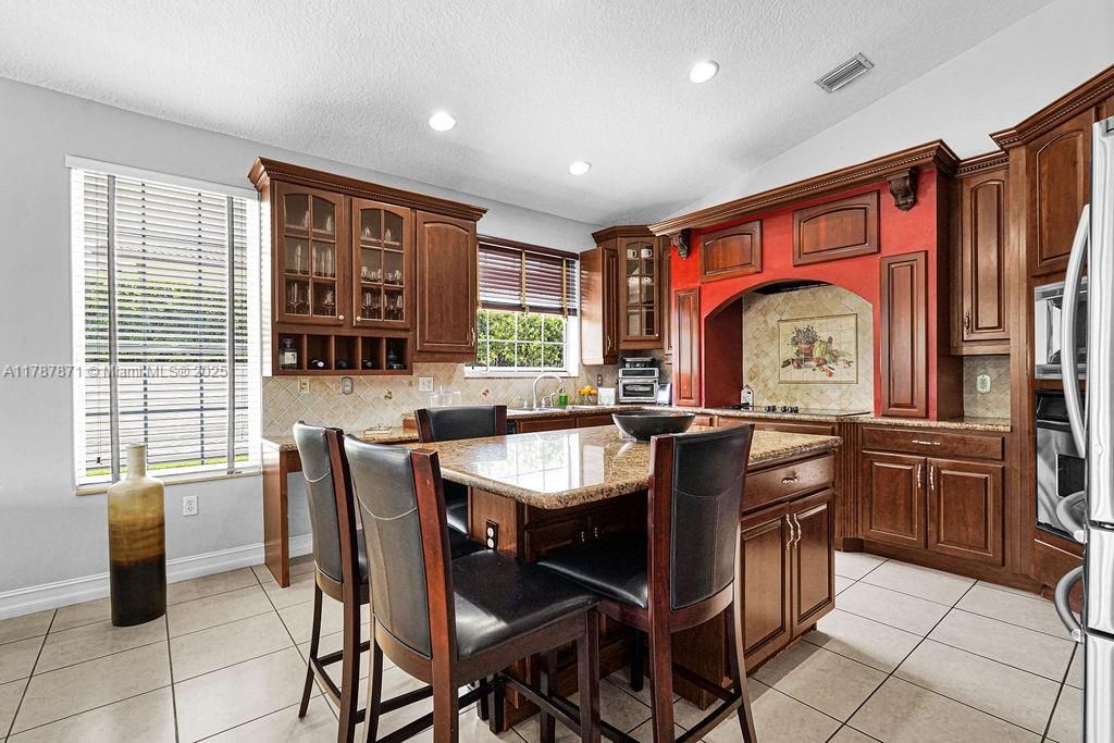 Recently Sold: $1,299,000 (4 beds, 3 baths, 2307 Square Feet)