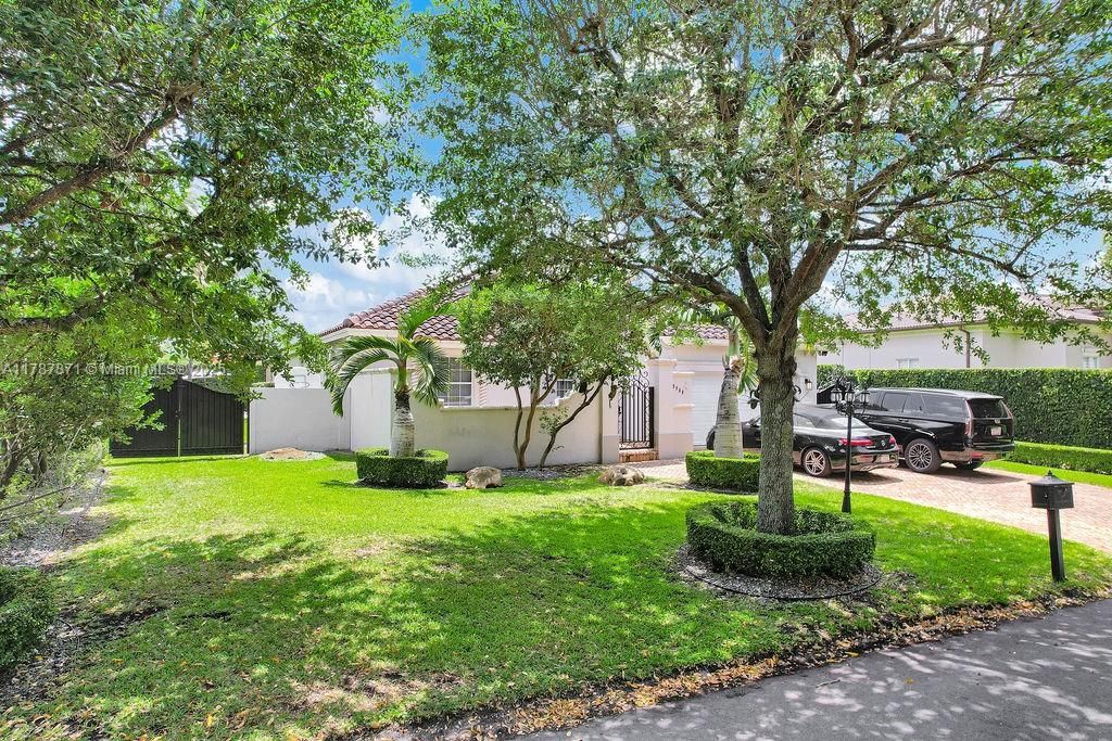 Recently Sold: $1,299,000 (4 beds, 3 baths, 2307 Square Feet)