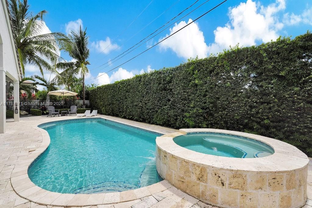 Recently Sold: $1,299,000 (4 beds, 3 baths, 2307 Square Feet)