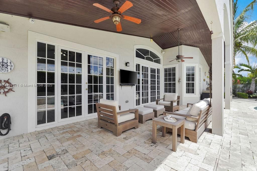 Recently Sold: $1,299,000 (4 beds, 3 baths, 2307 Square Feet)