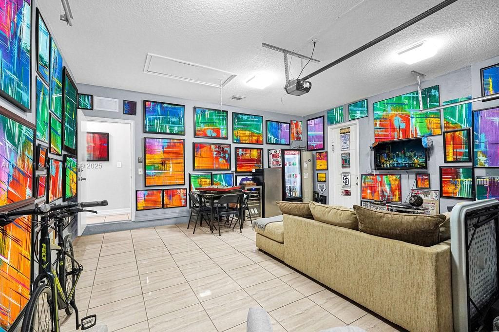 Recently Sold: $1,299,000 (4 beds, 3 baths, 2307 Square Feet)