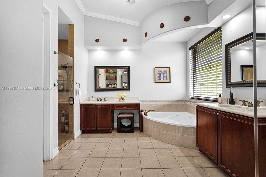 Recently Sold: $1,299,000 (4 beds, 3 baths, 2307 Square Feet)