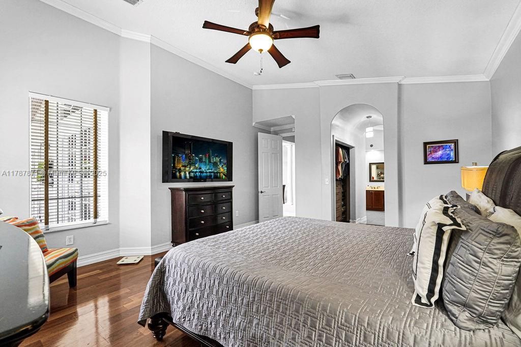 Recently Sold: $1,299,000 (4 beds, 3 baths, 2307 Square Feet)