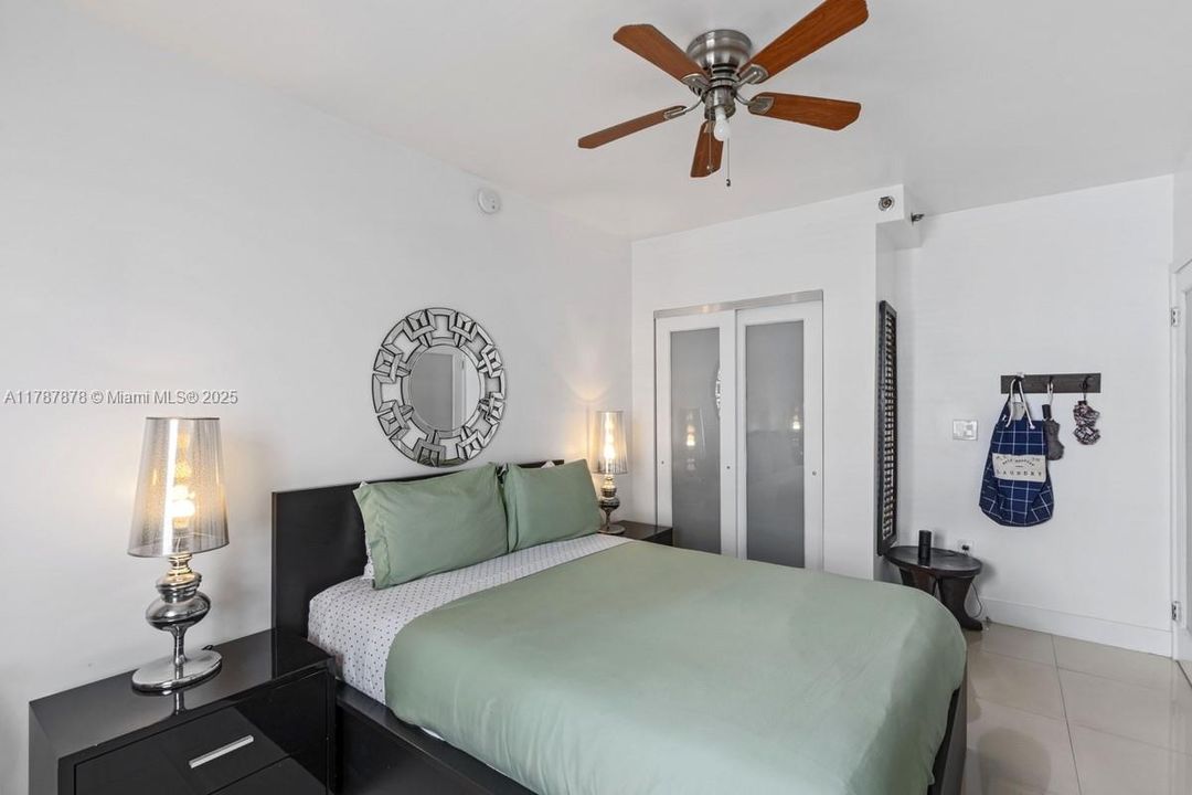 For Sale: $445,000 (1 beds, 1 baths, 410 Square Feet)