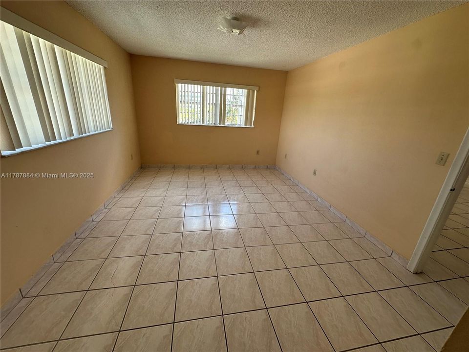 Vendido Recientemente: $224,000 (1 camas, 1 baños, 780 Pies cuadrados)