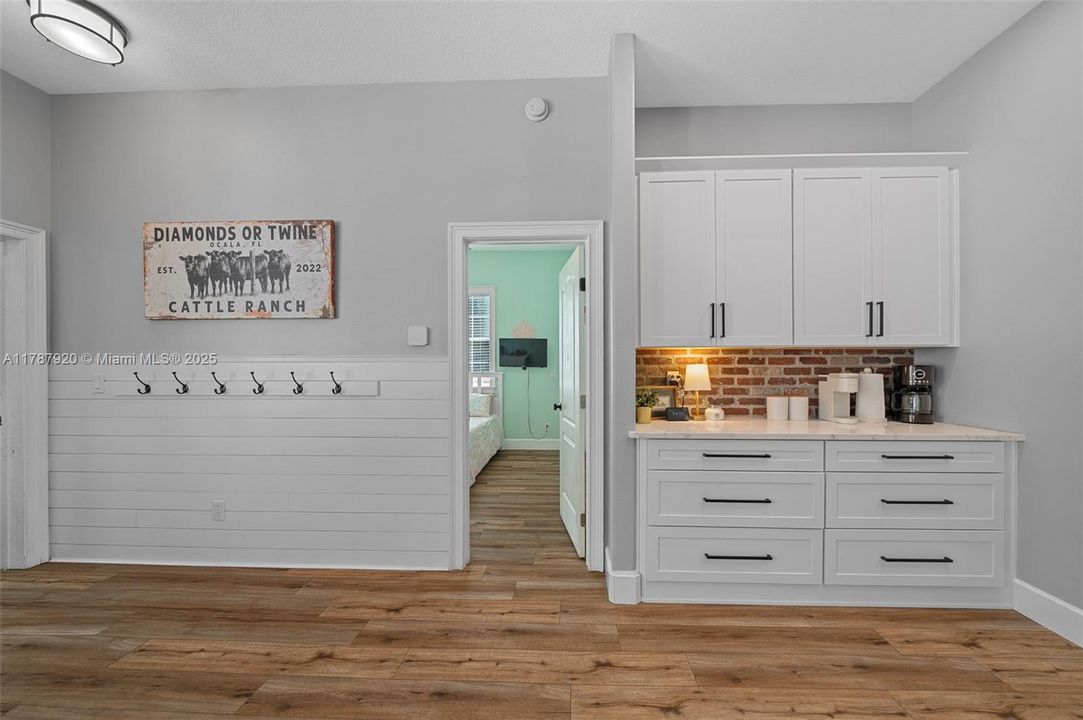 Recently Sold: $849,900 (5 beds, 3 baths, 2729 Square Feet)