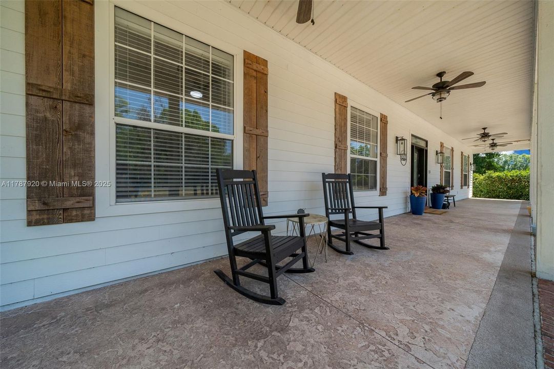 Recently Sold: $849,900 (5 beds, 3 baths, 2729 Square Feet)