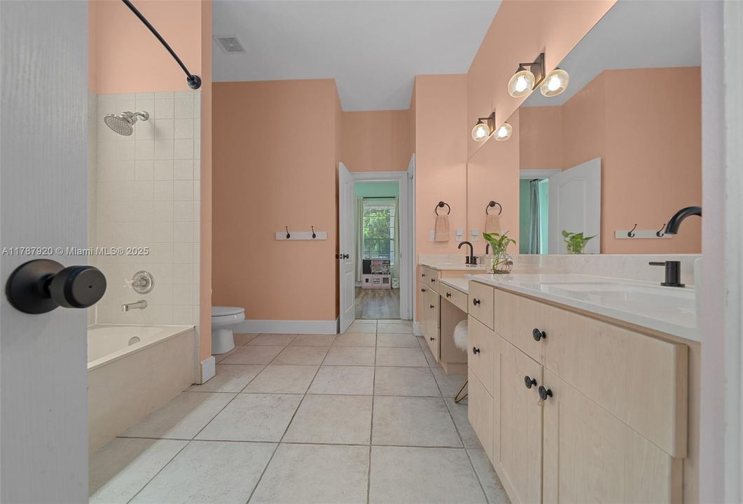 Recently Sold: $849,900 (5 beds, 3 baths, 2729 Square Feet)