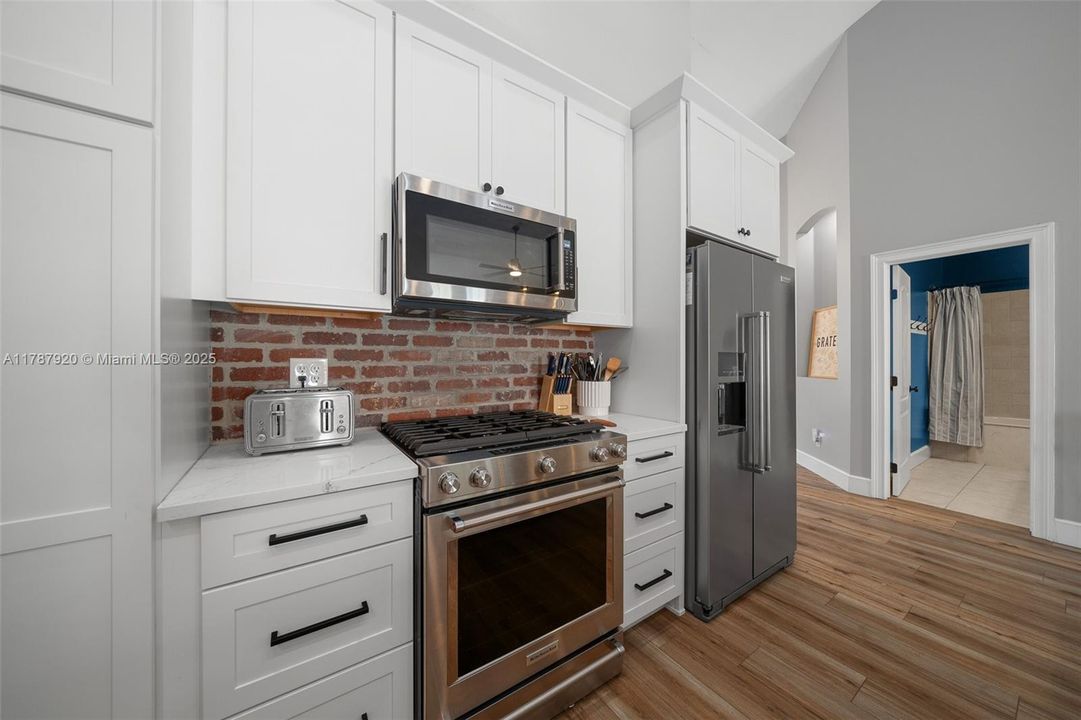 Recently Sold: $849,900 (5 beds, 3 baths, 2729 Square Feet)