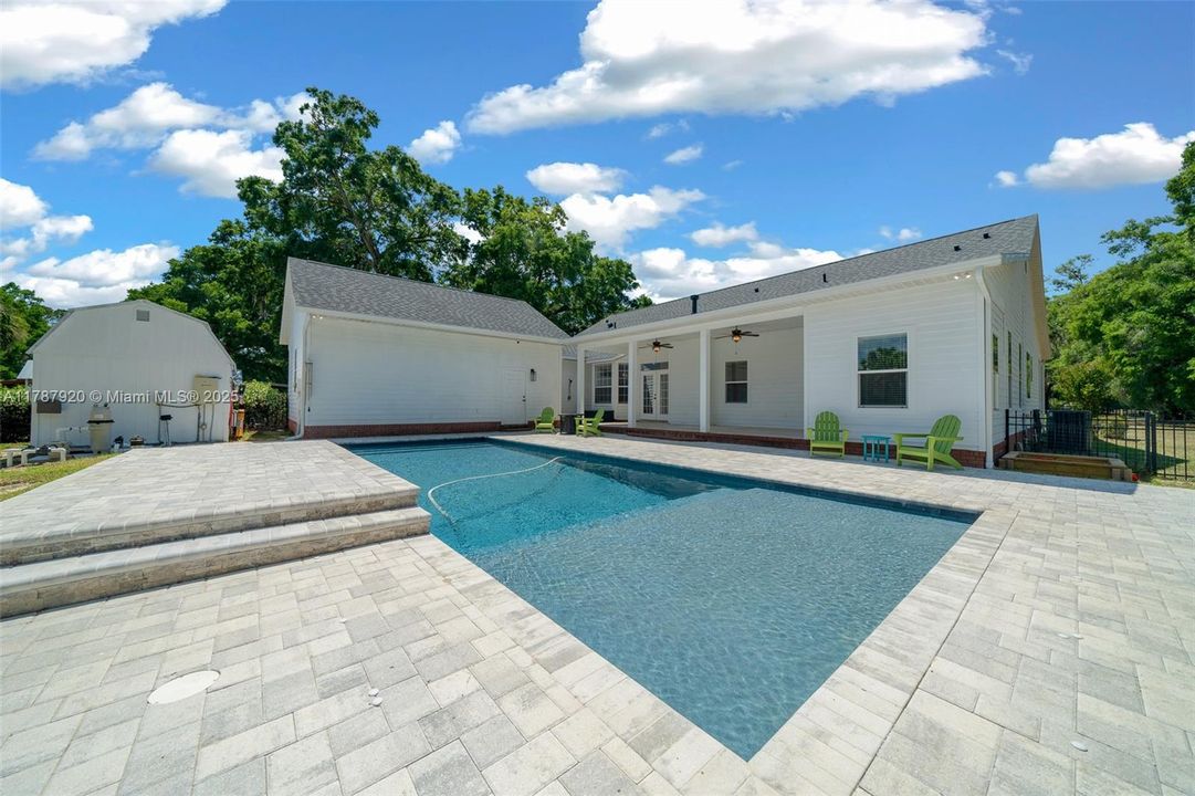 Recently Sold: $849,900 (5 beds, 3 baths, 2729 Square Feet)