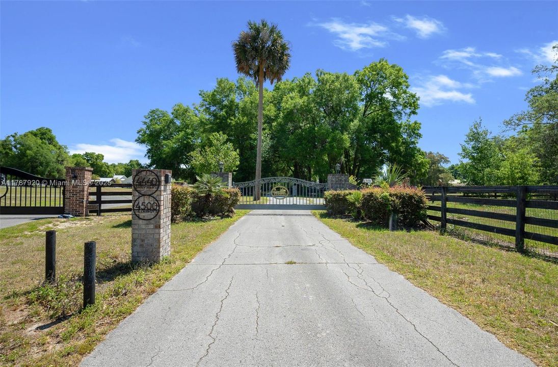 Recently Sold: $849,900 (5 beds, 3 baths, 2729 Square Feet)