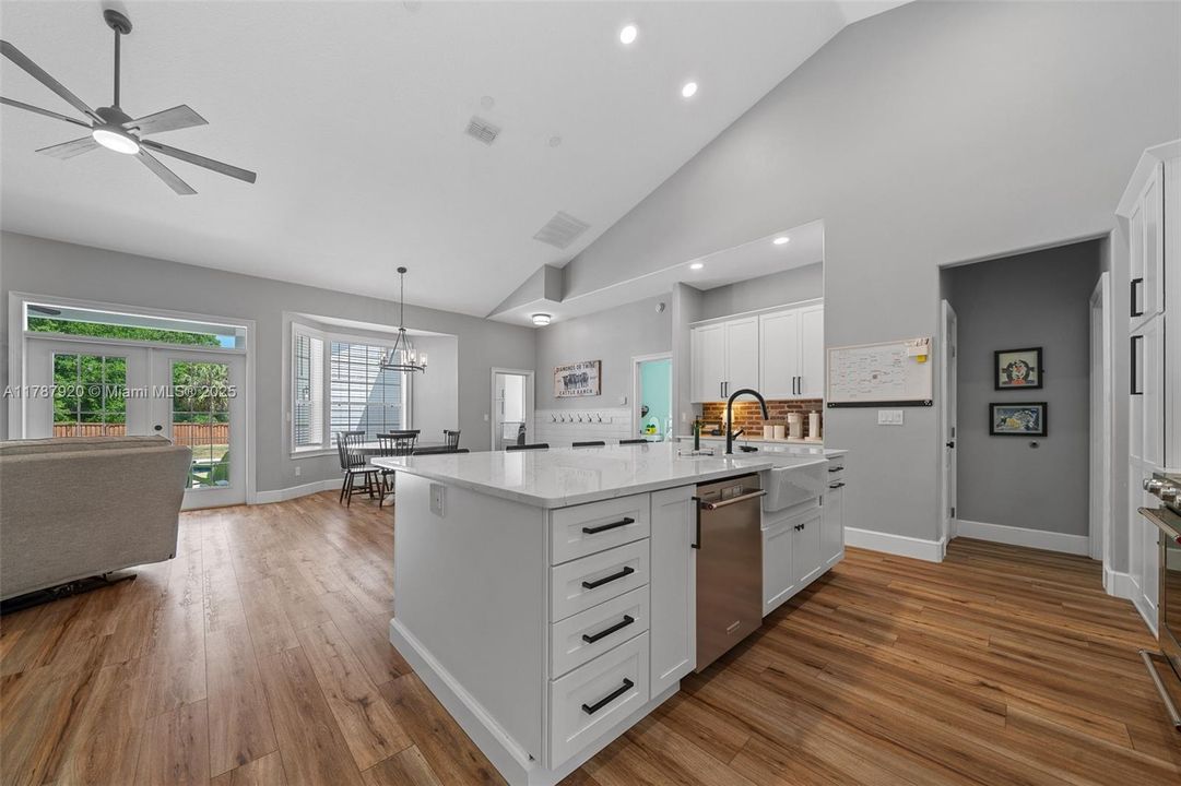 Recently Sold: $849,900 (5 beds, 3 baths, 2729 Square Feet)