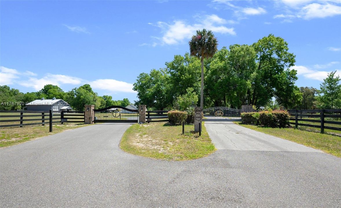 Recently Sold: $849,900 (5 beds, 3 baths, 2729 Square Feet)