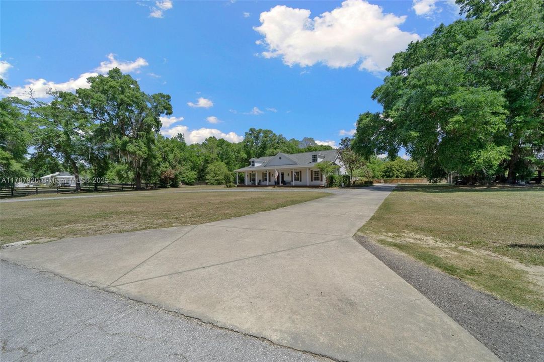 Recently Sold: $849,900 (5 beds, 3 baths, 2729 Square Feet)