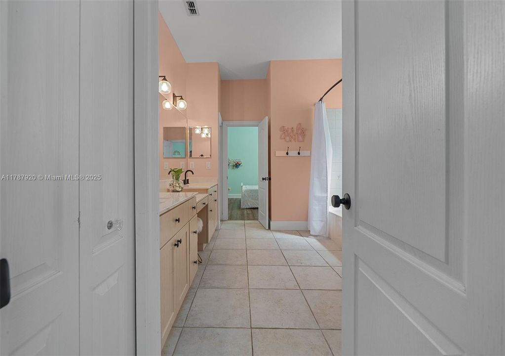 Recently Sold: $849,900 (5 beds, 3 baths, 2729 Square Feet)