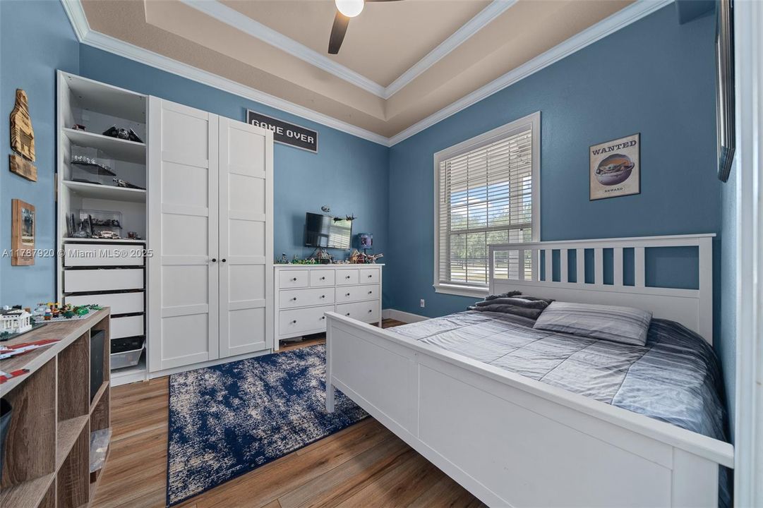 Recently Sold: $849,900 (5 beds, 3 baths, 2729 Square Feet)