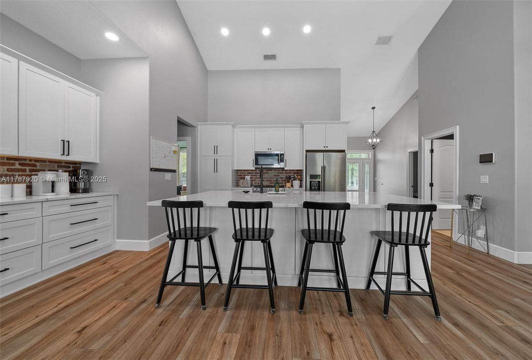 Recently Sold: $849,900 (5 beds, 3 baths, 2729 Square Feet)