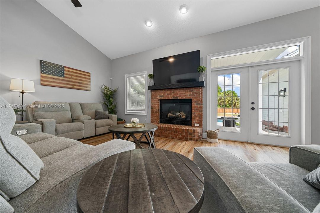 Recently Sold: $849,900 (5 beds, 3 baths, 2729 Square Feet)