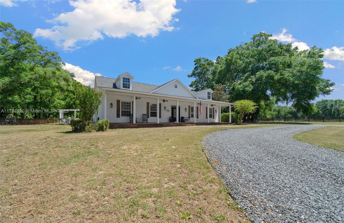 Recently Sold: $849,900 (5 beds, 3 baths, 2729 Square Feet)