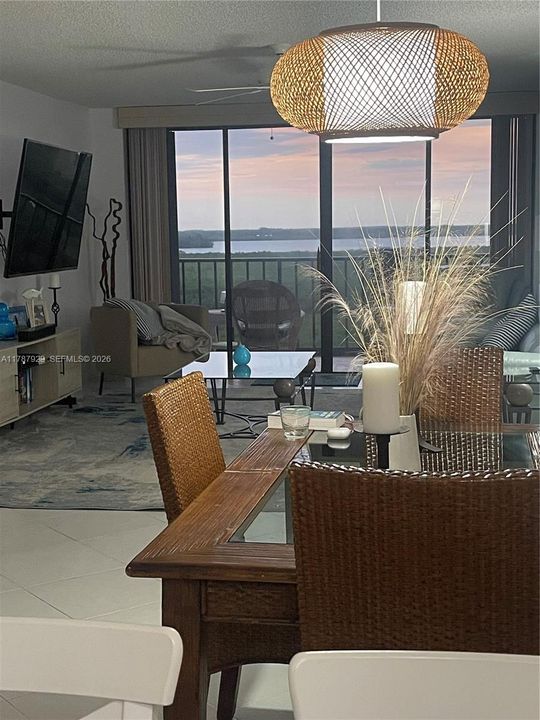 For Rent: $2,800 (2 beds, 2 baths, 1436 Square Feet)