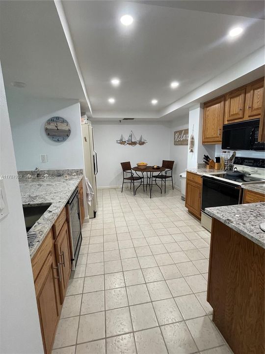 For Rent: $2,800 (2 beds, 2 baths, 1436 Square Feet)
