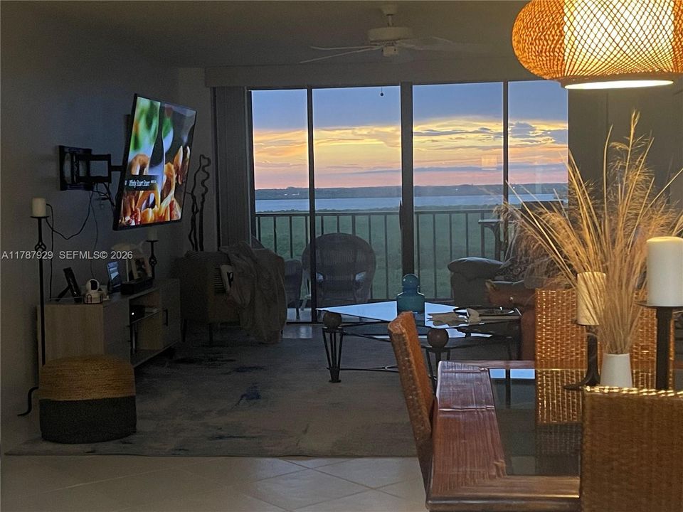 For Rent: $2,800 (2 beds, 2 baths, 1436 Square Feet)