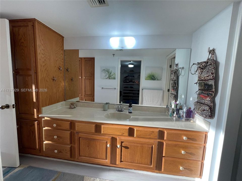 For Rent: $2,800 (2 beds, 2 baths, 1436 Square Feet)