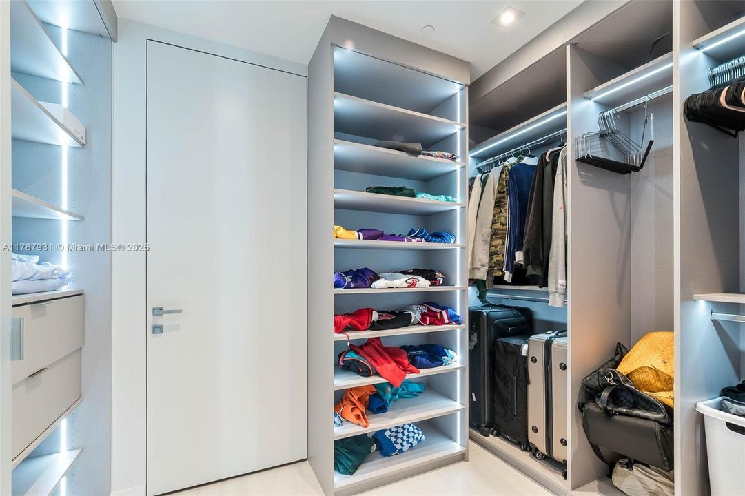 En Venta: $4,095,000 (3 camas, 3 baños, 2271 Pies cuadrados)