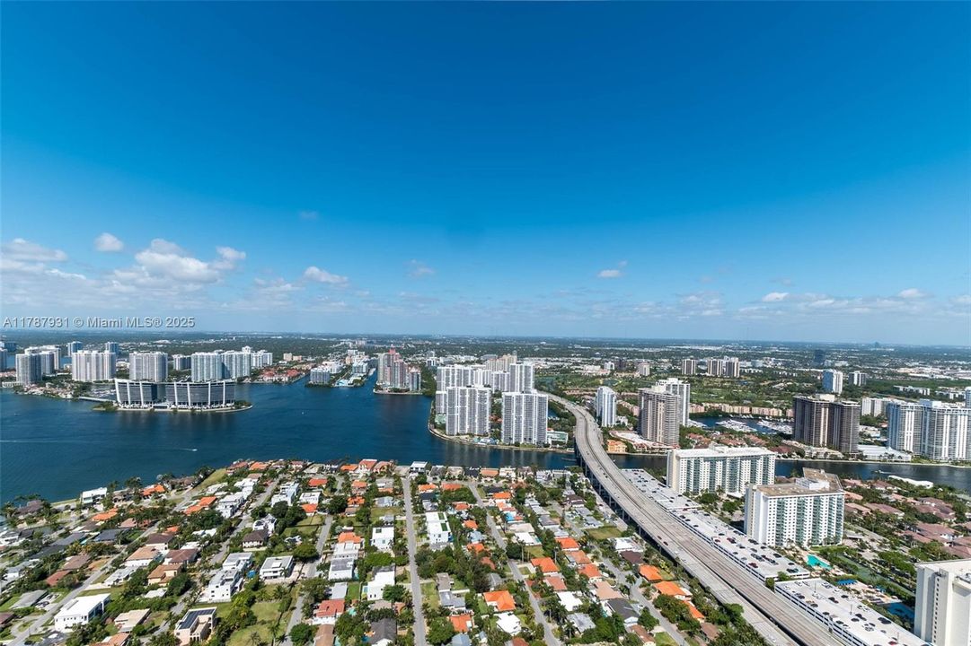 En Venta: $4,095,000 (3 camas, 3 baños, 2271 Pies cuadrados)