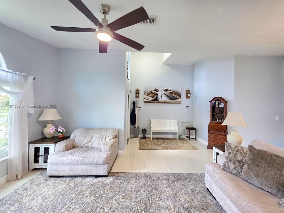 Recently Sold: $528,000 (3 beds, 2 baths, 1716 Square Feet)