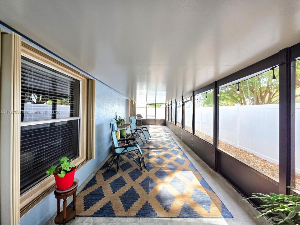 Recently Sold: $528,000 (3 beds, 2 baths, 1716 Square Feet)