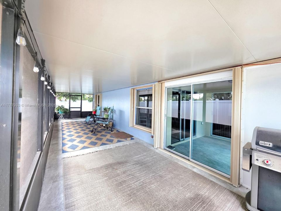 Recently Sold: $528,000 (3 beds, 2 baths, 1716 Square Feet)