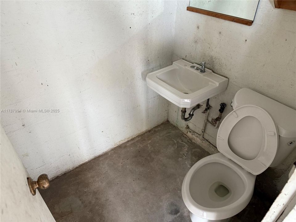 最近租的: $1,800 (0 贝兹, 0 浴室, 0 平方英尺)