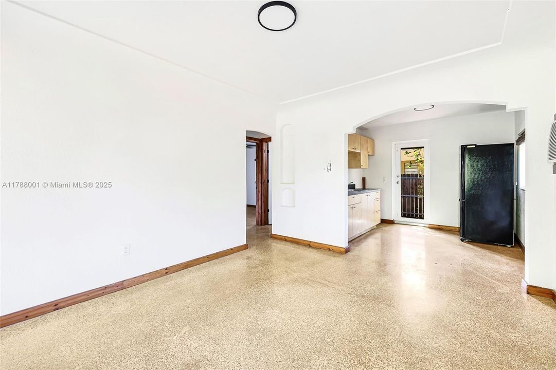 合同活跃: $1,875,000 (0 贝兹, 0 浴室, 2625 平方英尺)