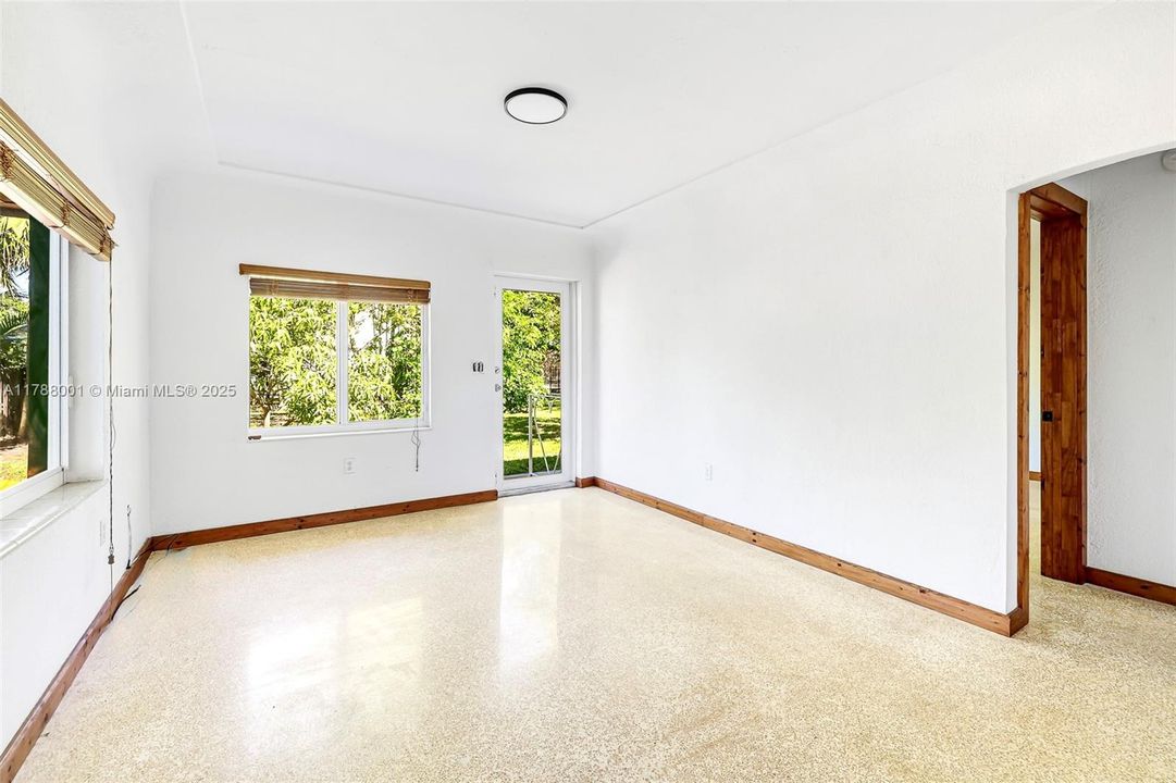 合同活跃: $1,875,000 (0 贝兹, 0 浴室, 2625 平方英尺)