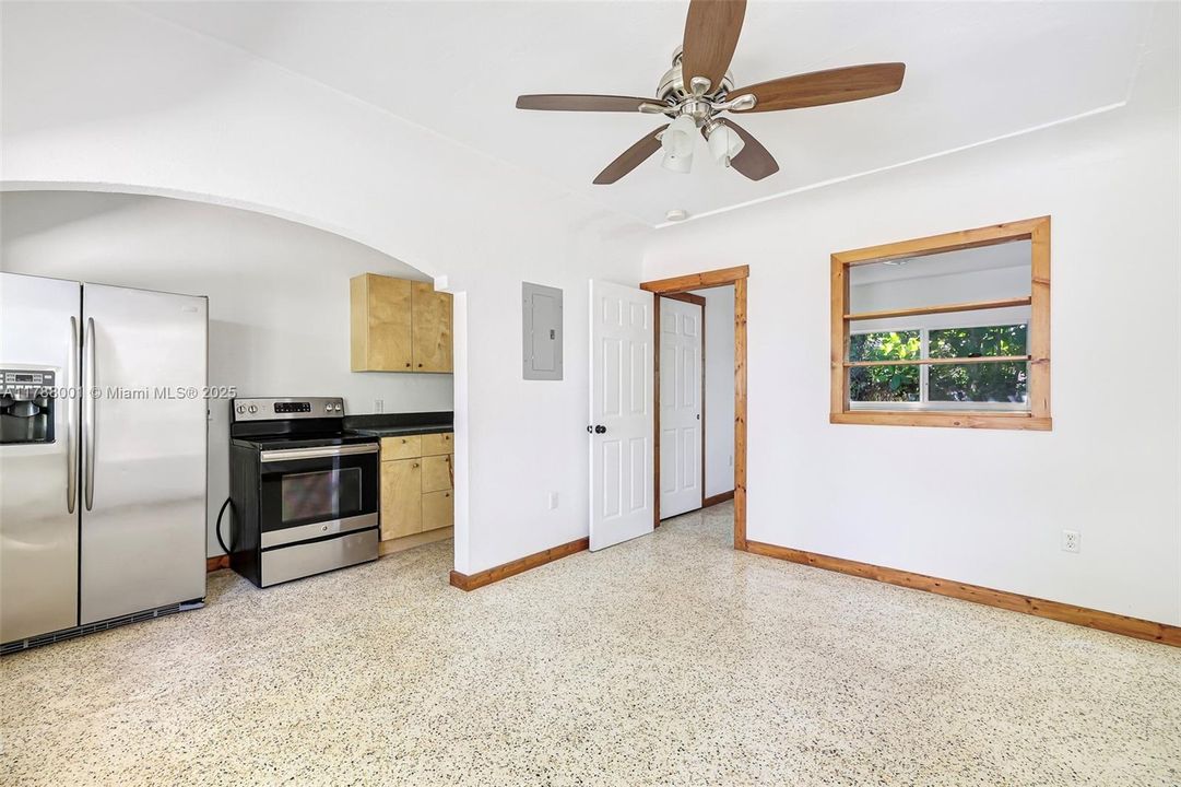 合同活跃: $1,875,000 (0 贝兹, 0 浴室, 2625 平方英尺)