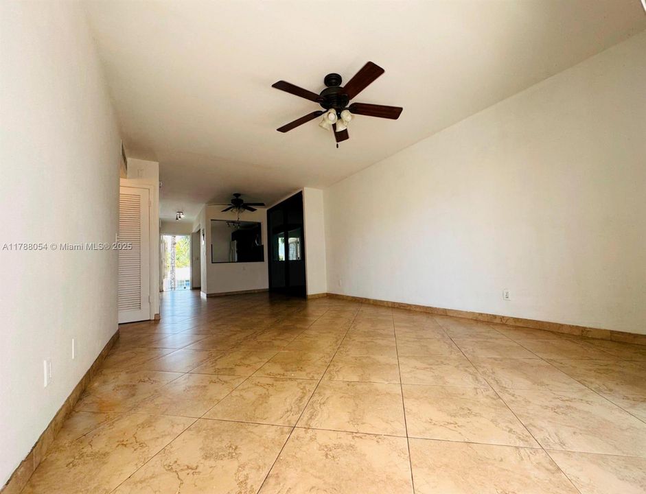 Vendido Recientemente: $185,000 (1 camas, 1 baños, 700 Pies cuadrados)