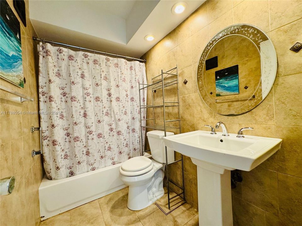 Vendido Recientemente: $185,000 (1 camas, 1 baños, 700 Pies cuadrados)