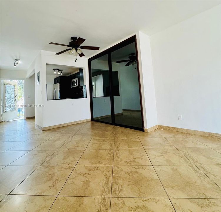 Vendido Recientemente: $185,000 (1 camas, 1 baños, 700 Pies cuadrados)