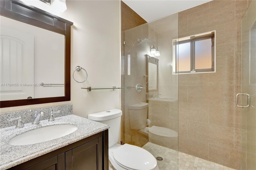 Vendido Recientemente: $875,000 (3 camas, 2 baños, 1596 Pies cuadrados)