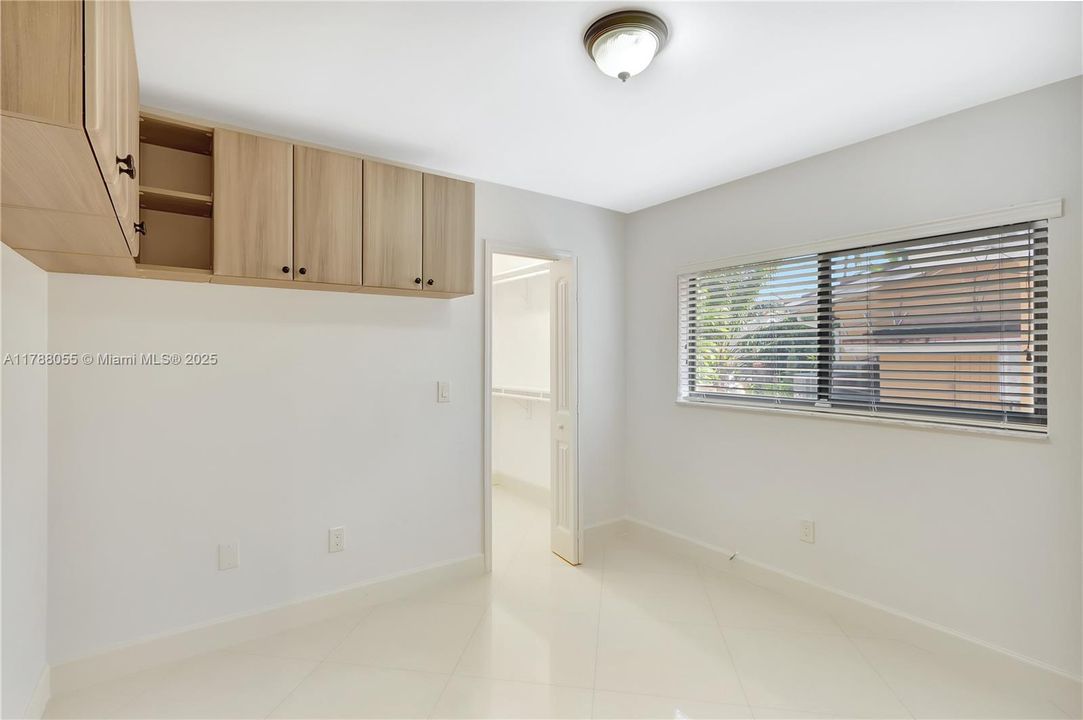 Vendido Recientemente: $875,000 (3 camas, 2 baños, 1596 Pies cuadrados)