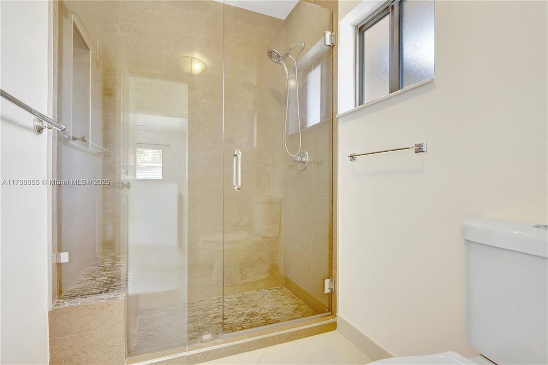 Vendido Recientemente: $875,000 (3 camas, 2 baños, 1596 Pies cuadrados)