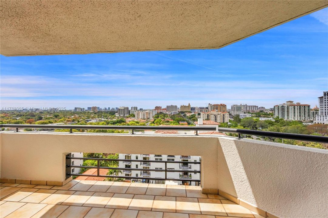 Vendido Recientemente: $440,000 (2 camas, 2 baños, 960 Pies cuadrados)