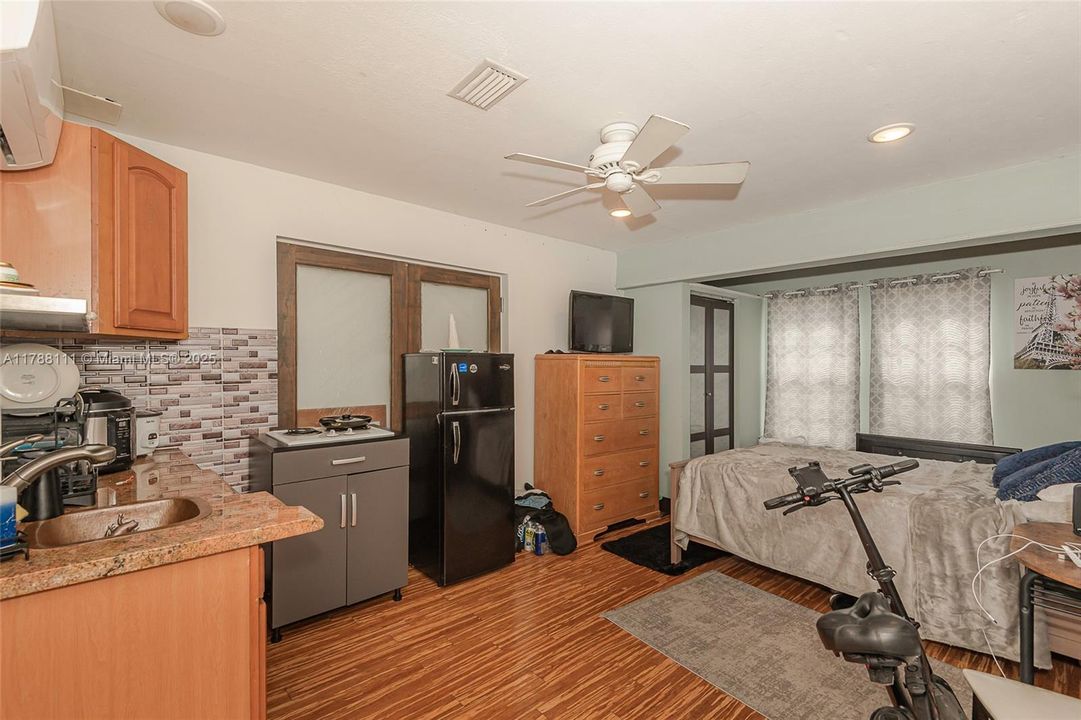 最近租的: $3,900 (4 贝兹, 3 浴室, 1486 平方英尺)