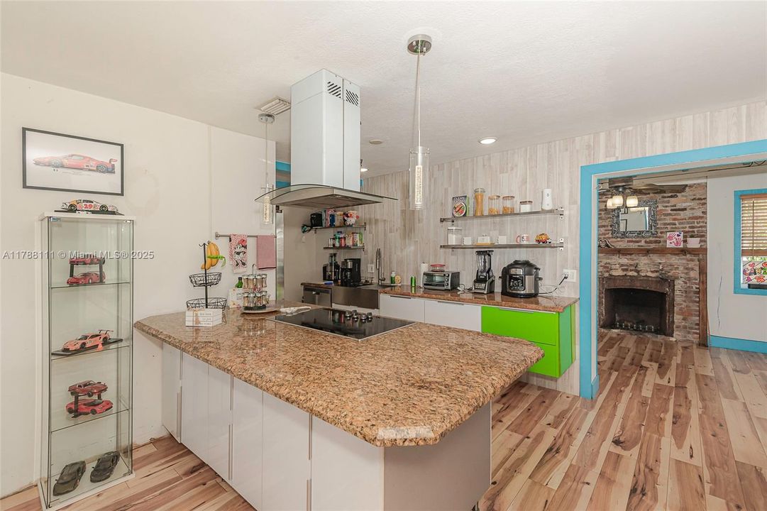 最近租的: $3,900 (4 贝兹, 3 浴室, 1486 平方英尺)