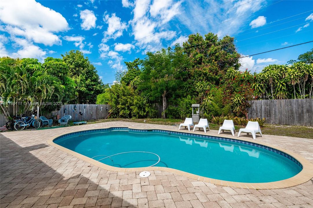 最近租的: $3,900 (4 贝兹, 3 浴室, 1486 平方英尺)