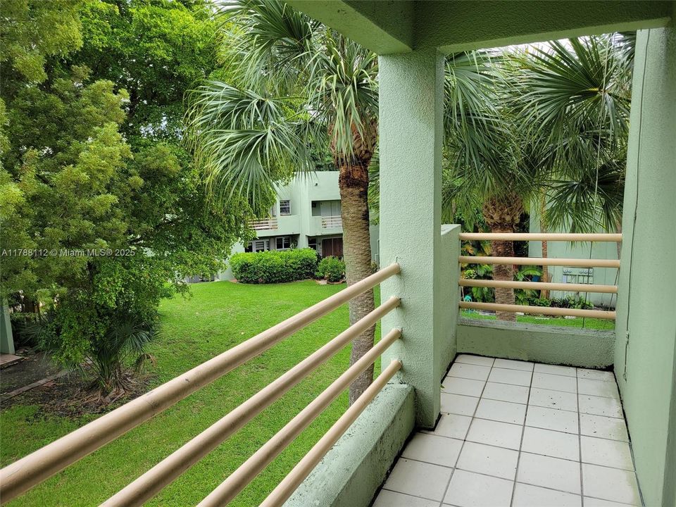 Recently Sold: $335,800 (2 beds, 2 baths, 1108 Square Feet)